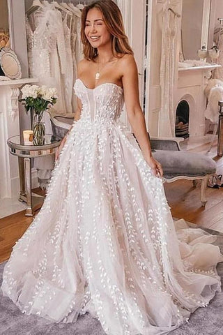 products/Charming_Sweetheart_Strapless_Tulle_Ivory_Wedding_Dresses_Cheap_Wedding_Gowns_W1082-1.jpg