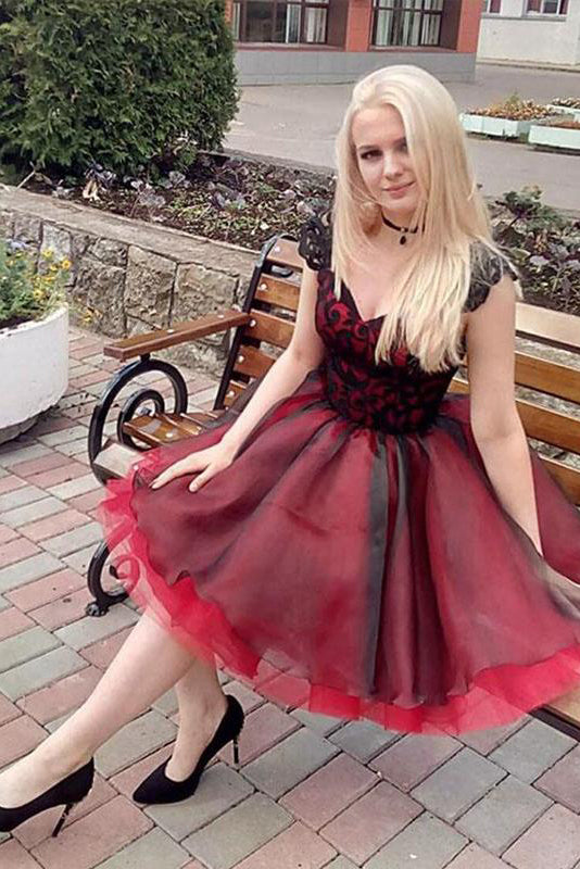 Elegant Cap Sleeve Tulle Black and Red V Neck Homecoming Dresses with Lace up H1253
