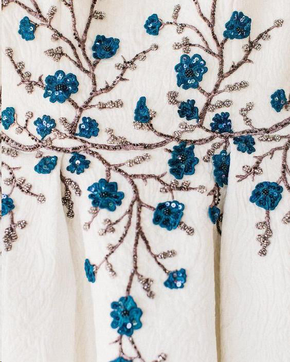 Elegant Ivory Wedding Dresses Bateau Embroidery Romantic Half Sleeve Bridal Gown W1028