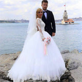 Elegant Ball Gown Lace Long Sleeve Wedding Dresses with Appliques Tulle White Bridal Dresses W1179
