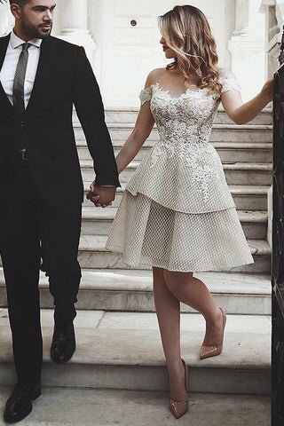 products/Unique_Off_the_Shoulder_Appliques_Sweetheart_Homecoming_Dresses_Short_Dance_Dresses_H1346-1.jpg
