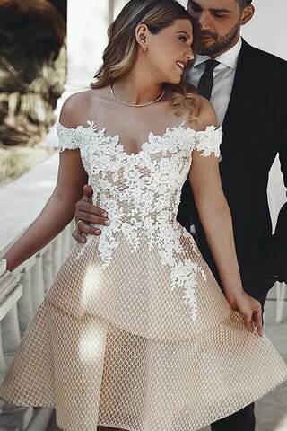 products/Unique_Off_the_Shoulder_Appliques_Sweetheart_Homecoming_Dresses_Short_Dance_Dresses_H1346.jpg