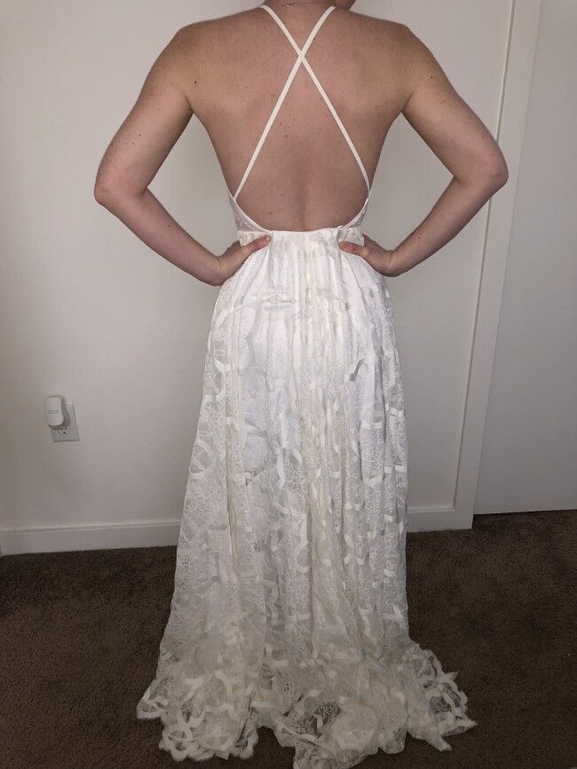 Elegant A Line Lace Appliques Long Wedding Dresses