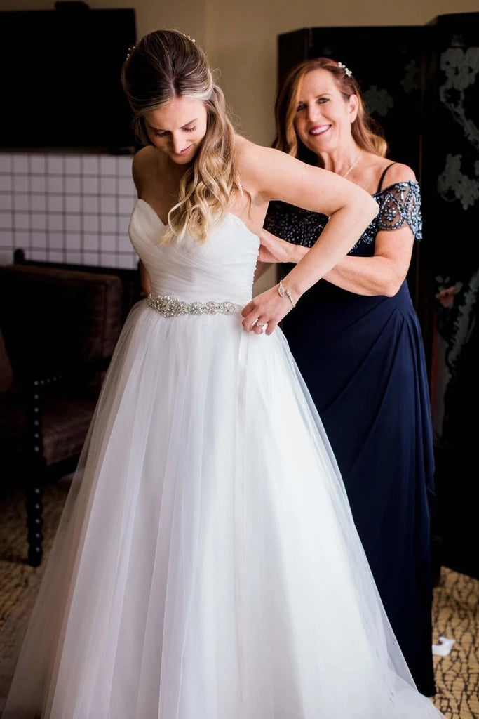 Sweetheart White Wedding Dresses with Rhinestone Sash Strapless Tulle Bridal Dresses W1158