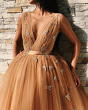 Ball Gown Tulle V-Neck Homecoming Dress with Appliques Short Prom Dress P1450